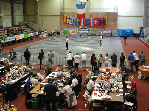 La piste moquette du championnat d'Europe 2003 piste 1/12° électrique