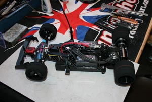 Un prototype Pro10 200mm sur base de Corally F1.