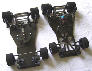 Gros plan sur le prototype piste 1/12° électrique Alien Racing GoldRace Evolution.