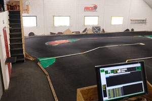 News: Nouveau tracé modulable à la piste permanente indoor de l'Amicale Radio-Commandéde la Broye - ARCB (Fétigny, Suisse).