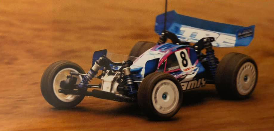 Curiosit&eacute;: Le prototype Tout-Terrain 1/10&deg; &eacute;lectrique Tamiya TRF406X de 2005.