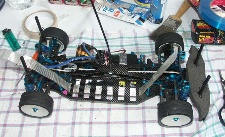 Le Tamiya TRF415 de Queva Fabien.