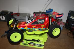 Team Associated RC10B3 (1997).